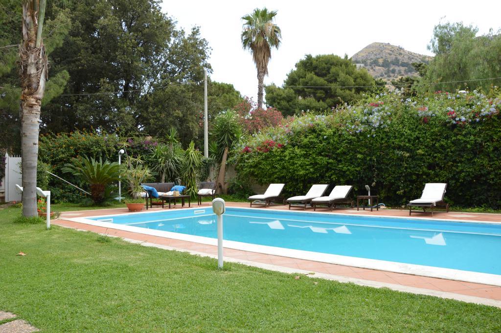 Villa Losanna Мондело Екстериор снимка